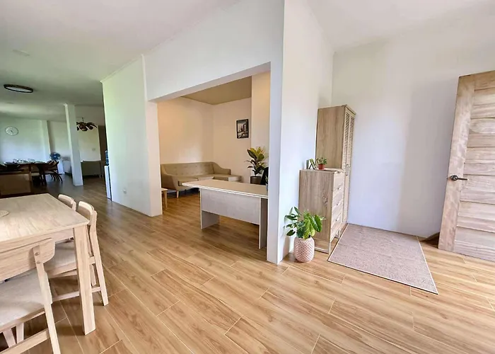 Vailtin Point Apartment